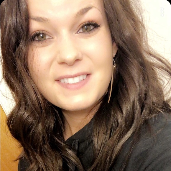 Meet your Posher, Genny - Picture 1 of 1